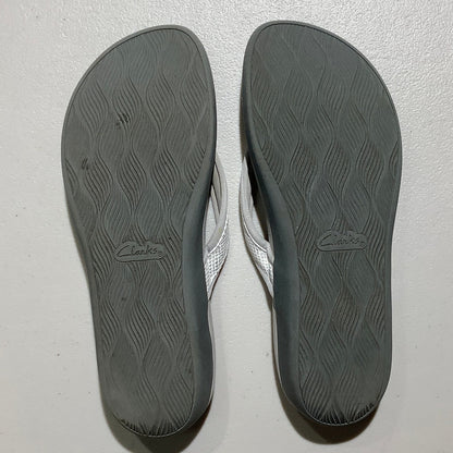 Clarks Cloudsteppers Flip Flops Women’s Size 12M — Casual, Travel, Comfort