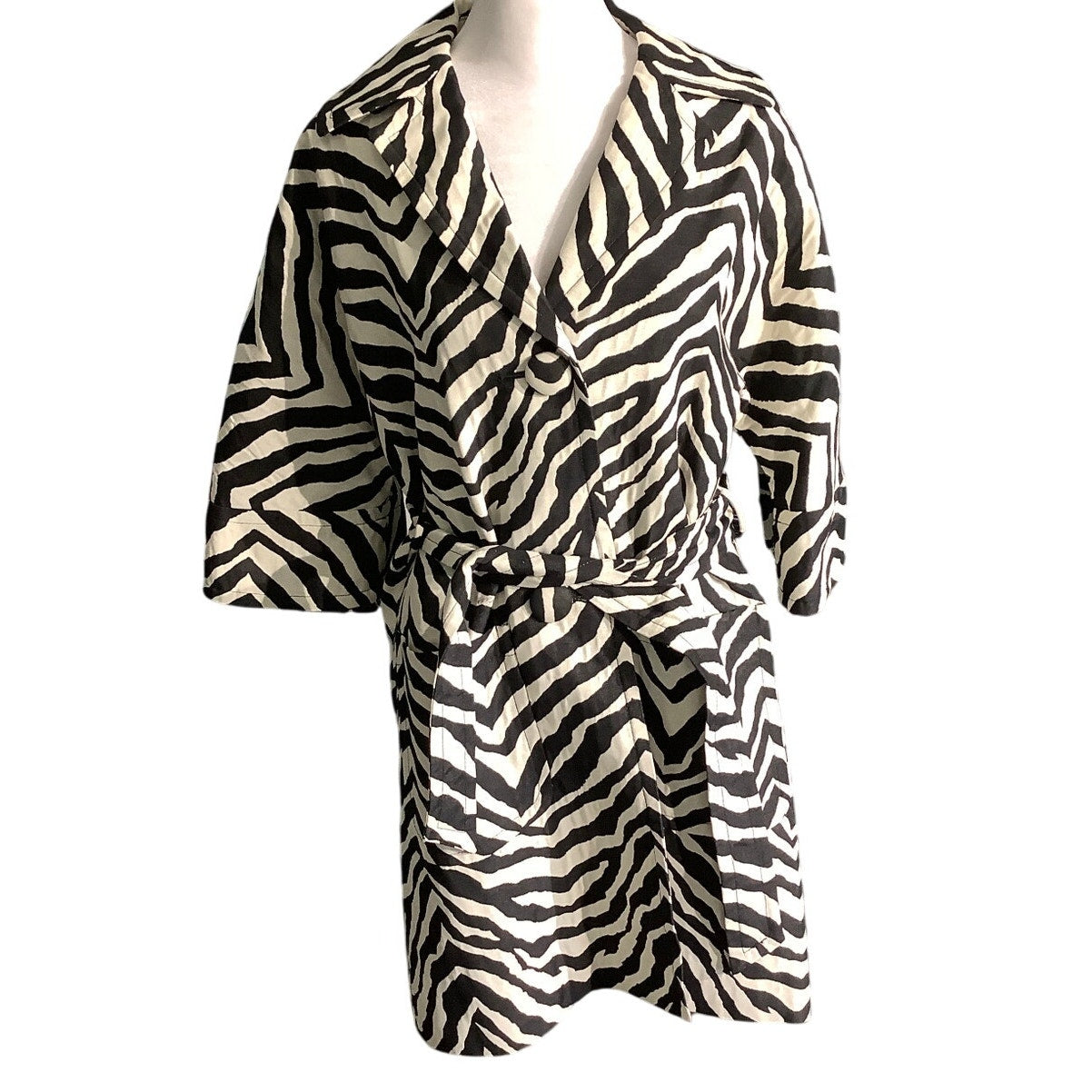Trina Turk Size 2 Robe Fit Double Breasted - Chic, Bold, Luxurious