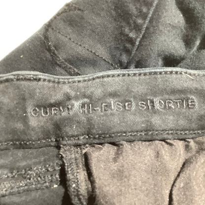 American Eagle Distressed Denim Shorts Women’s Size 6 — Hi-Rise, Raw Hem, Casual
