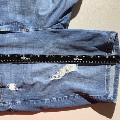 Torrid Light Wash Denim Shorts Size 20 – Baddie, Casual, Streetwear