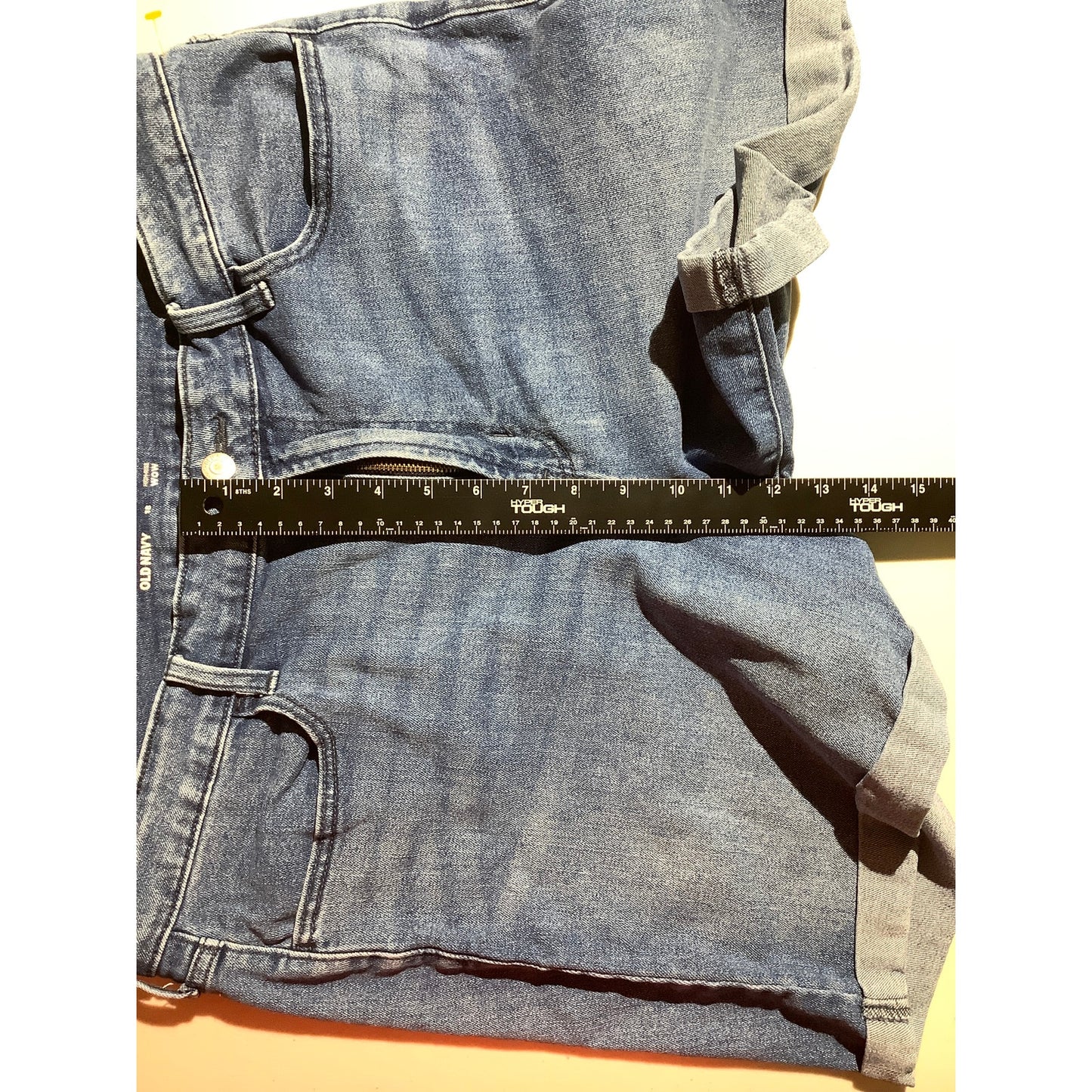 Old Navy High Rise Denim Shorts Women’s Size 18 – Casual, Rolled Hem, Stretch