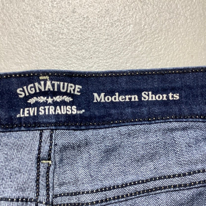 Levi’s Dark Denim Modern Shorts Blue Women’s 24W — Stretch, Classic, Casual
