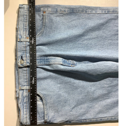 Levi’s 505 Regular Fit Jeans Men’s Size 42x32 –Light Wash, Straight Leg, Classic