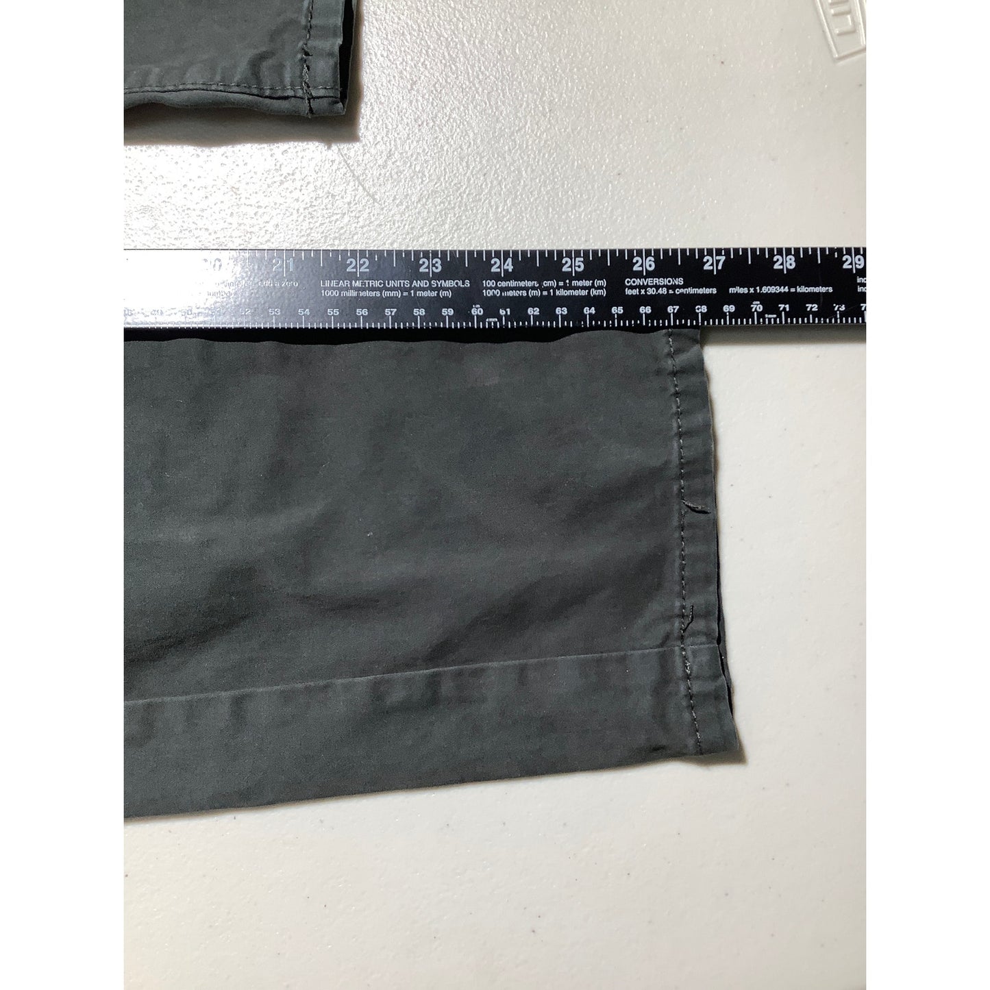 American Eagle Slim Straight Pants Boys’ Size 26/28 — Casual, Classic, Everyday