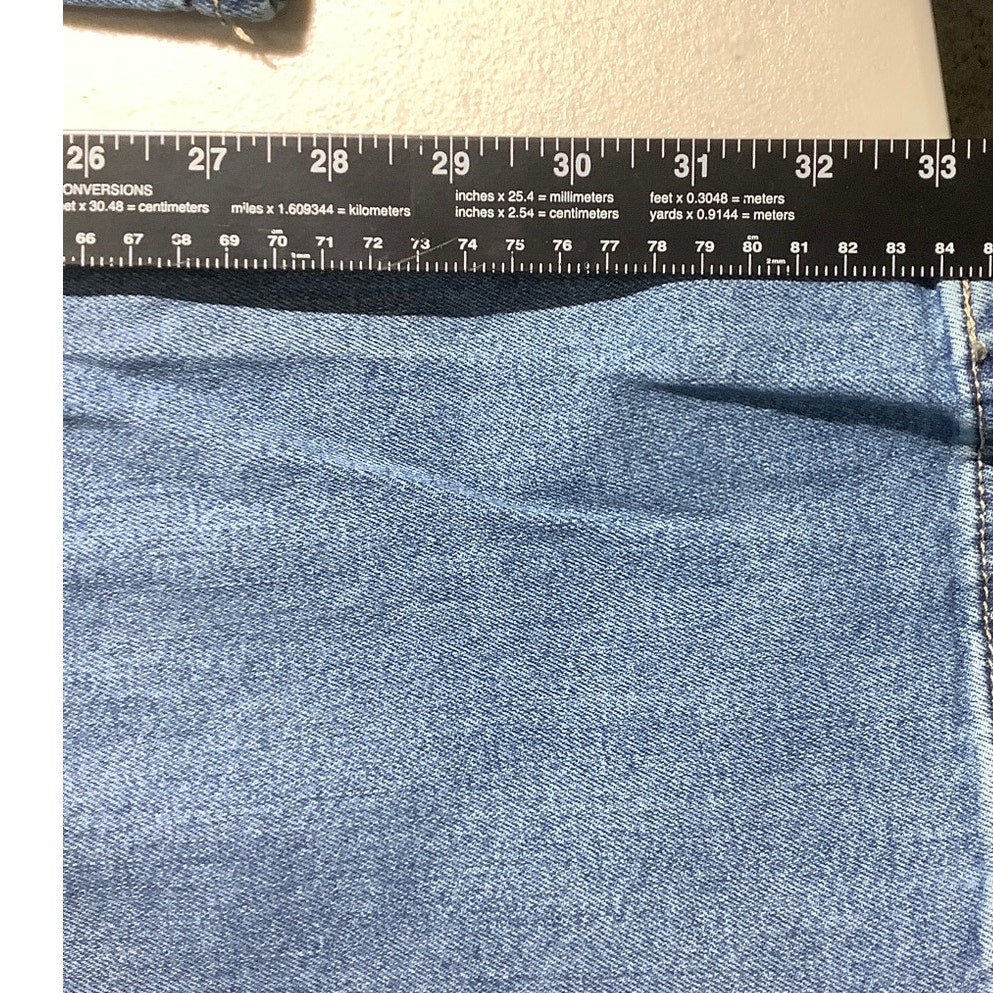 Levi’s Signature Jeans Denim Blue Me 34x34 — Straight Leg, Casual, Classic Fit