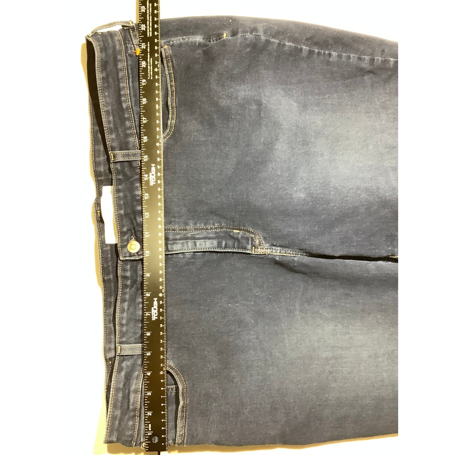 Levi’s Women’s Mid Rise Skinny Jeans 37W x 28L — Stretch, Casual, Everyday