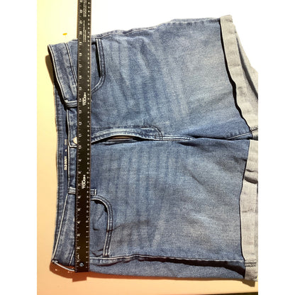 Old Navy High Rise Denim Shorts Women’s Size 18 – Casual, Rolled Hem, Stretch