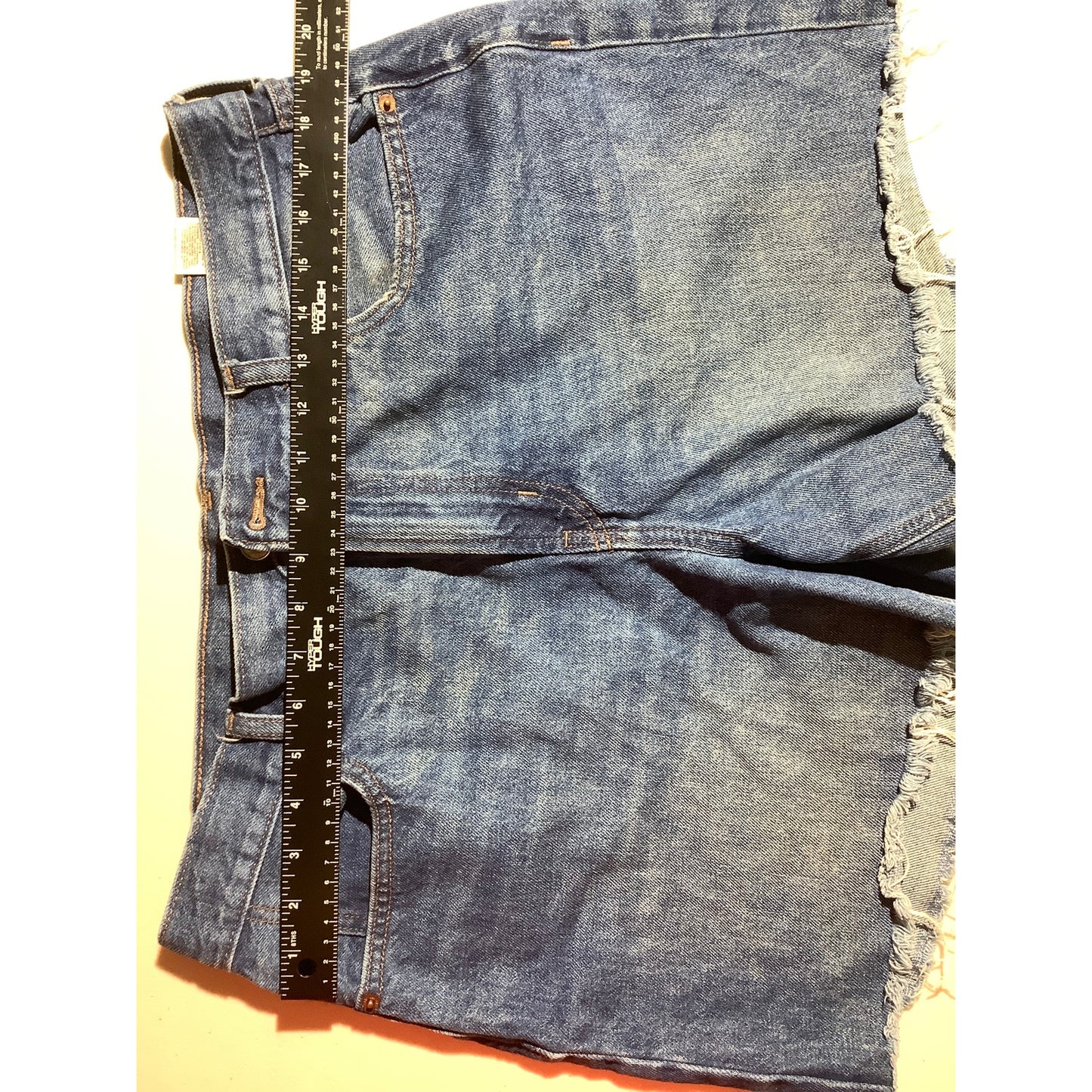 Old Navy Denim Shorts Women’s Size 14 – Classic, Frayed, 100% Cotton