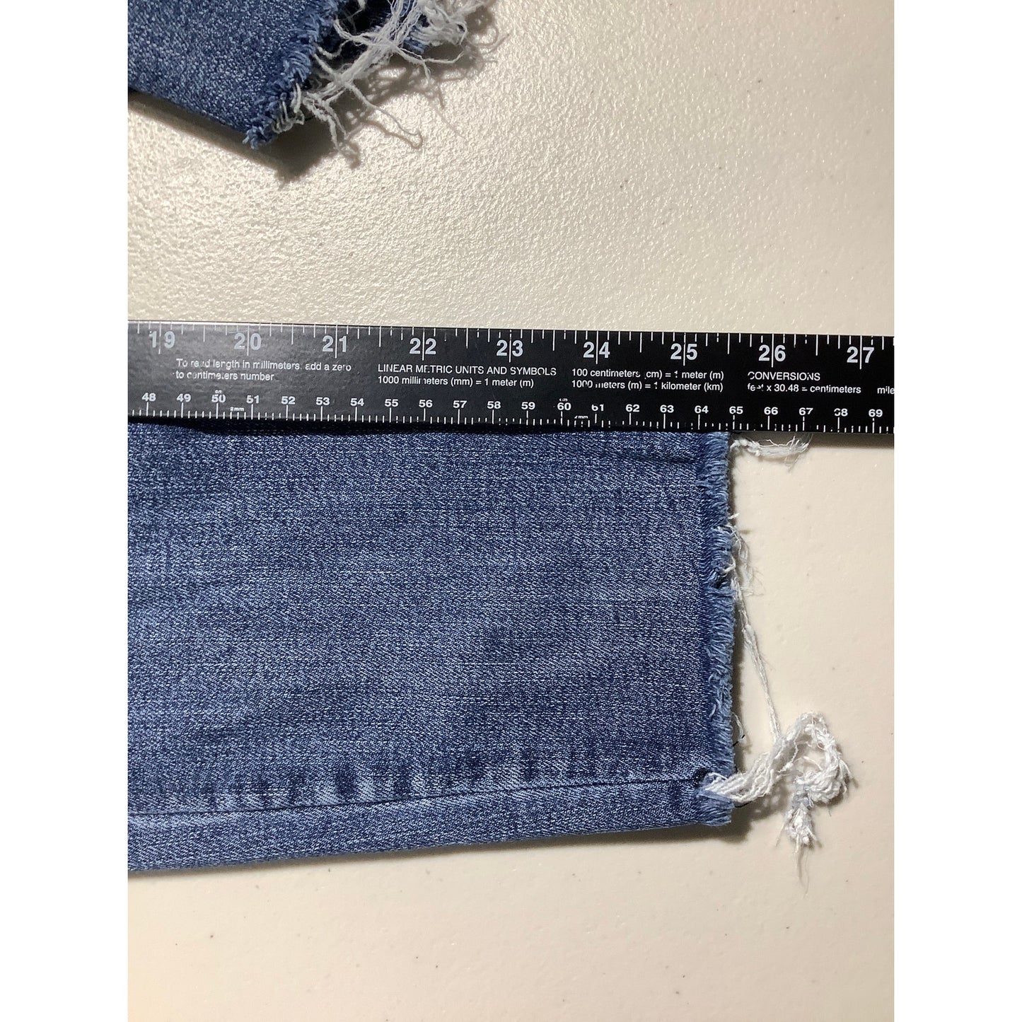 Judy Blue Denim Relaxed Fit Jeans Women 3/26 — Stretch, Casual, Frayed Hem