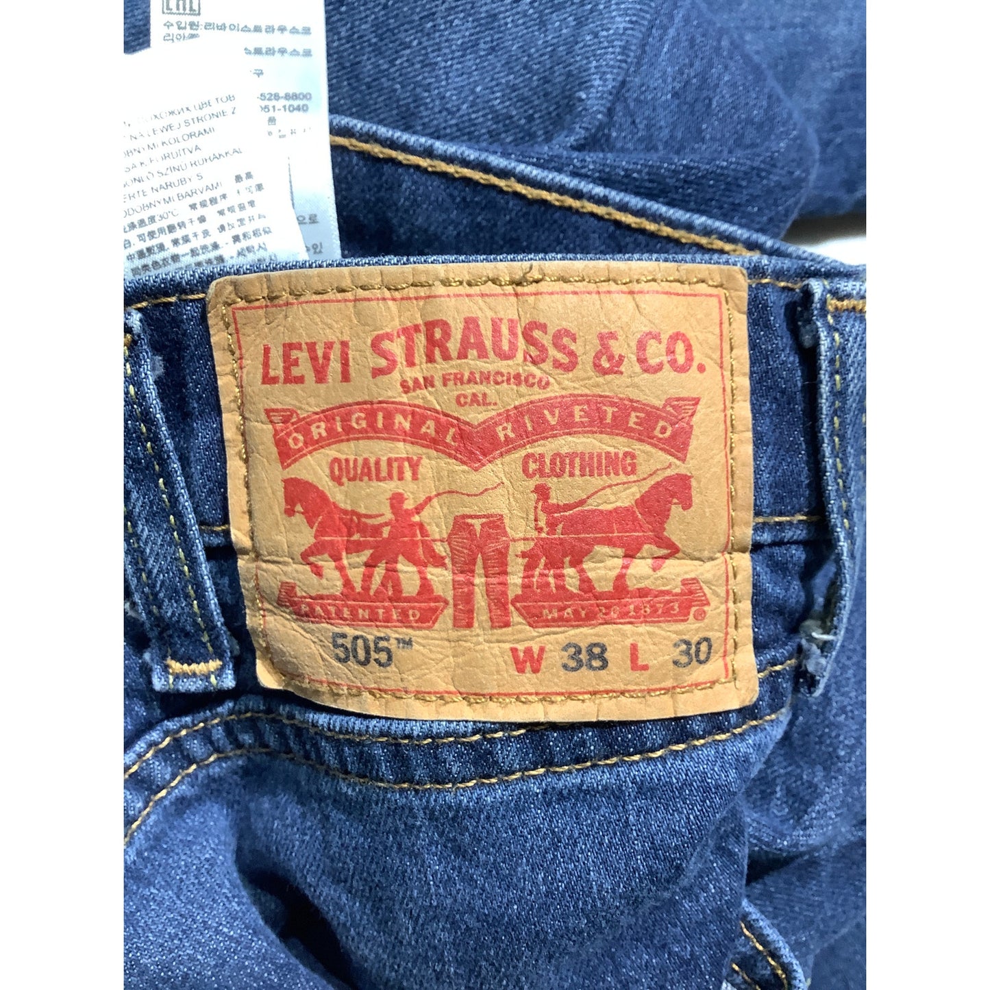 Levi’s 505 Straight Leg Jeans Men’s Size 38W 30L — Classic Fit, Medium Wash
