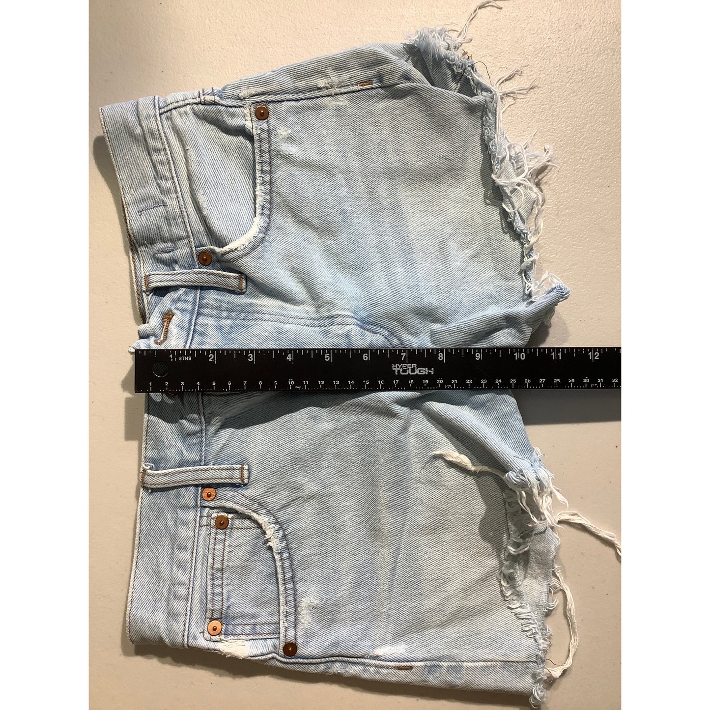 Madewell Relaxed Light Wash Denim Shorts Size 23 – Grunge, Y2K, Streetwear