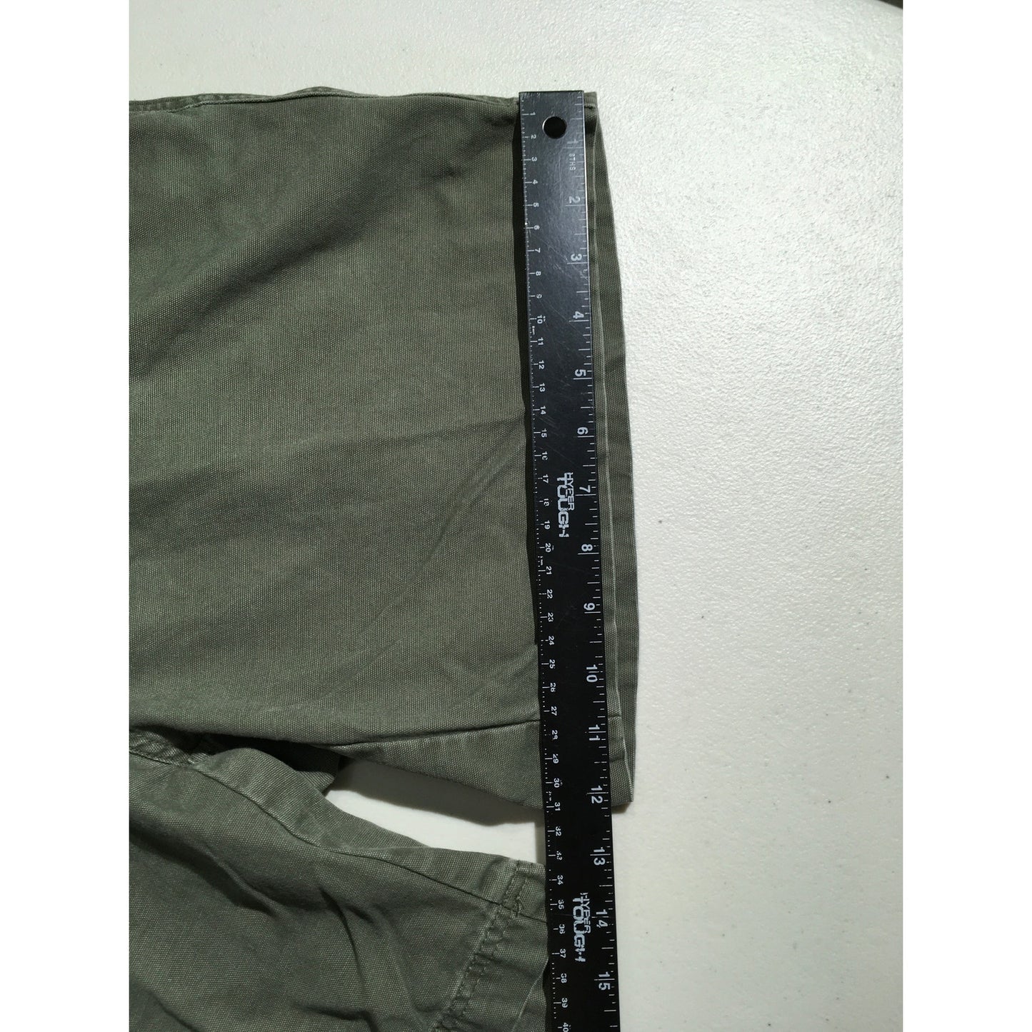 Columbia Olive Green Shorts Size 34W - Outdoor, Casual, Minimalist