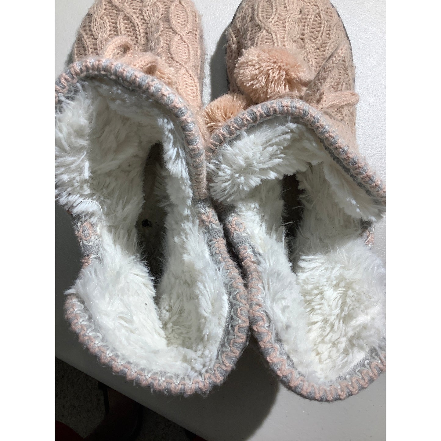 Muk Luks Amira Bootie Slippers Light Pink Women’s 7–8 M — Cozy, Knit, Plush