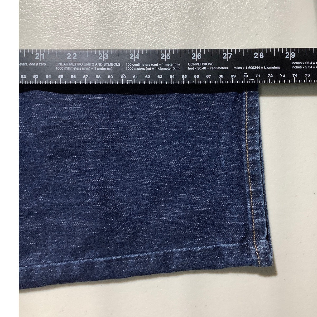 Old Navy Mid-Rise Jeans Women’s Size 18 Short – Dark Wash, Stretch, Classic