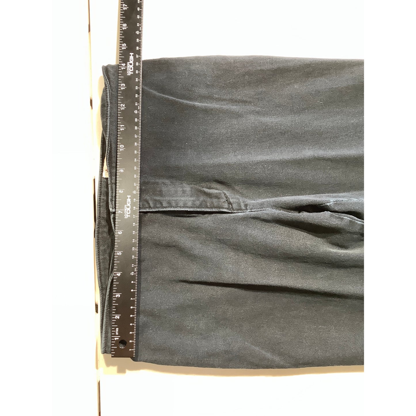 AMI Black Pants Women’s Size 6 – Straight Leg, Pleated, Classic Fit