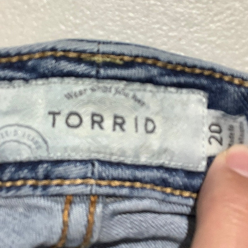 Torrid Distressed Denim Cutoff Shorts Women’s Size 20 — Casual, Trendy, Summer