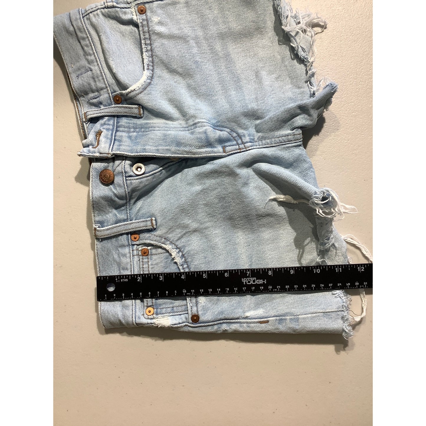 Madewell Relaxed Light Wash Denim Shorts Size 23 – Grunge, Y2K, Streetwear