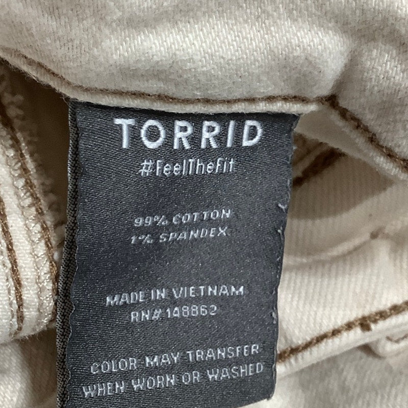 TORRID Size 26 Beige Cream Cropped Jeans - Casual, Plus Size, Versatile