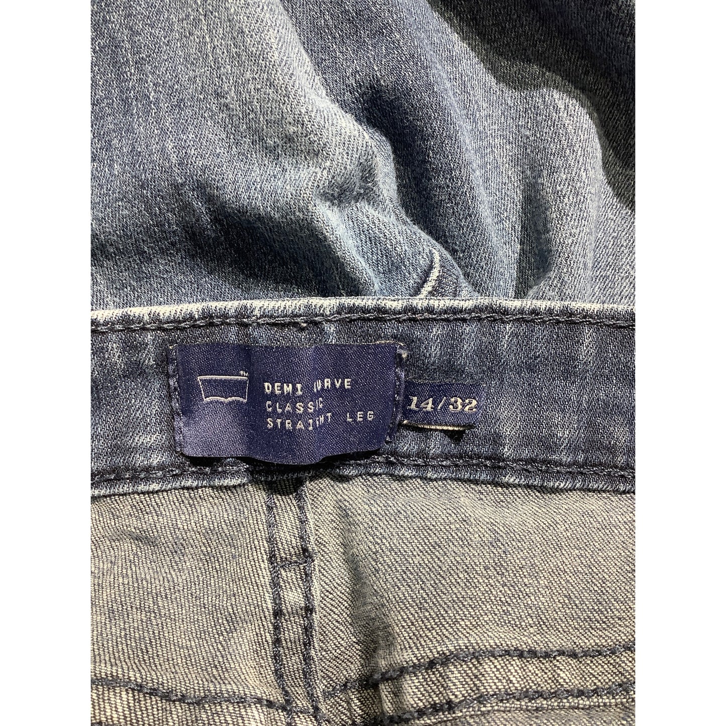 Levi’s Classic Straight Leg Jeans Women’s Size 14 / 32 — Curve, Denim, Casual