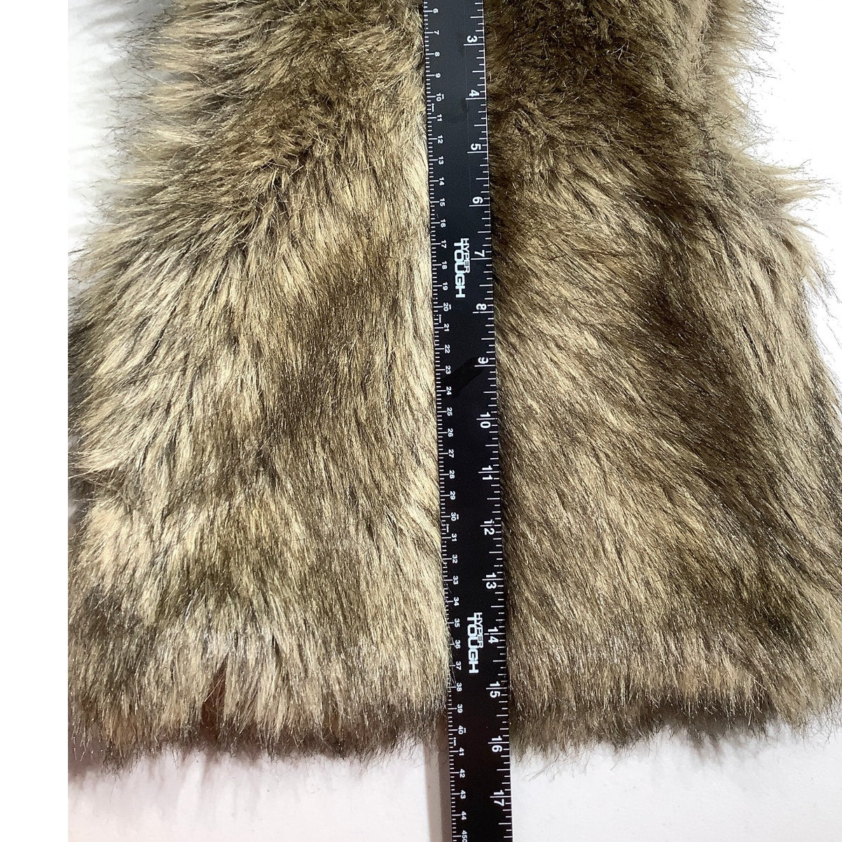 Old Navy Faux Fur Vest Infant Size 3T – Cozy, Stylish, Winter-Ready