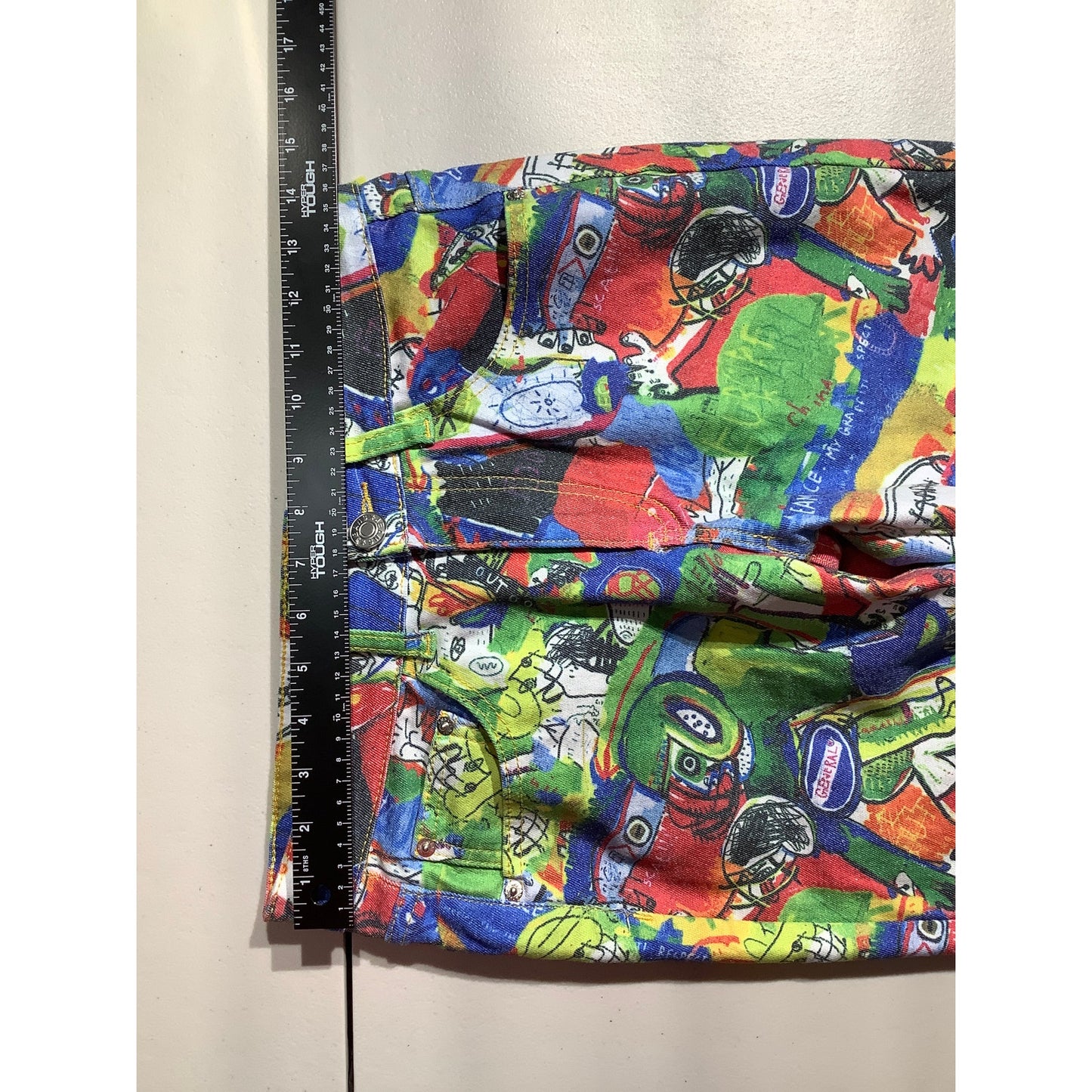Graffiti Print Jeans Women’s Size 30W – Multi-Color, Artistic, Statement
