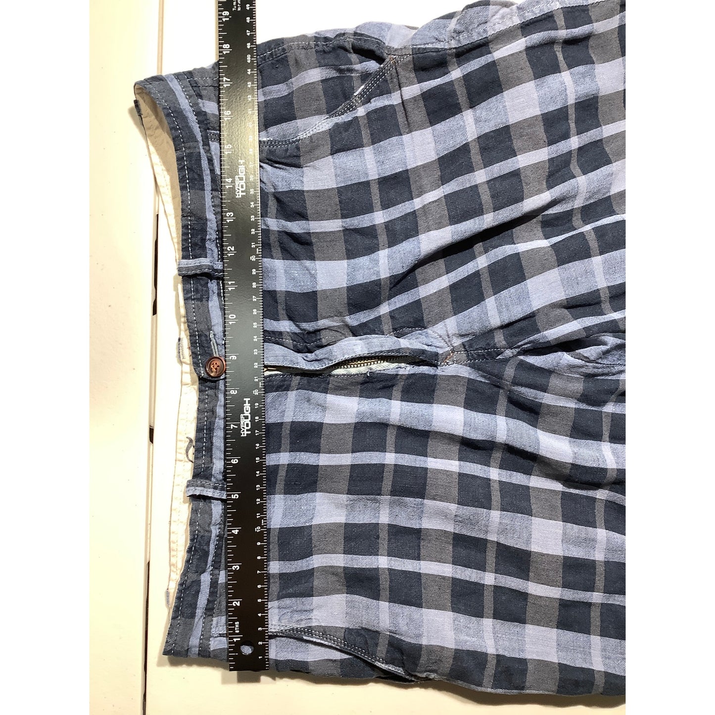 Tommy Bahama Blue Plaid Shorts Men’s Size 33W — Casual, Lightweight Summer Fit