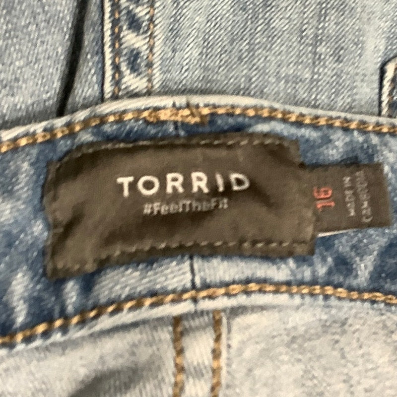 TORRID Distressed Medium Light Blue Denim Shorts 16 - Casual, Streetwear, Summer