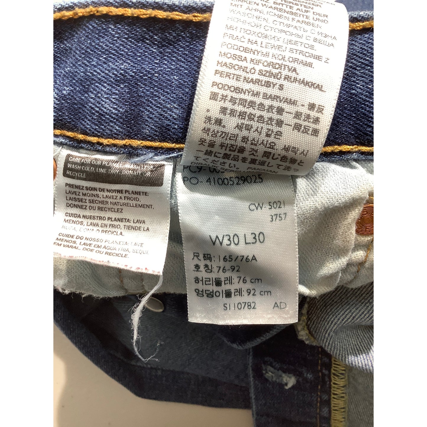 Levi’s 501 Button Fly Jeans Men’s Size 30W x 30L –Classic, Vintage, Straight Leg