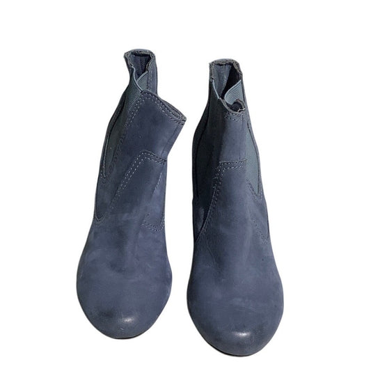 Clarks Blue Suede Ankle Boots Women’s Size 8.5M – Chic, Comfortable, Versatile