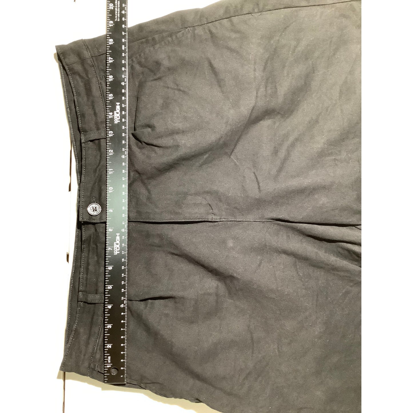 Banana Republic Flat Front Shorts Women’s Size 14W — Classic, Casual, Versatile