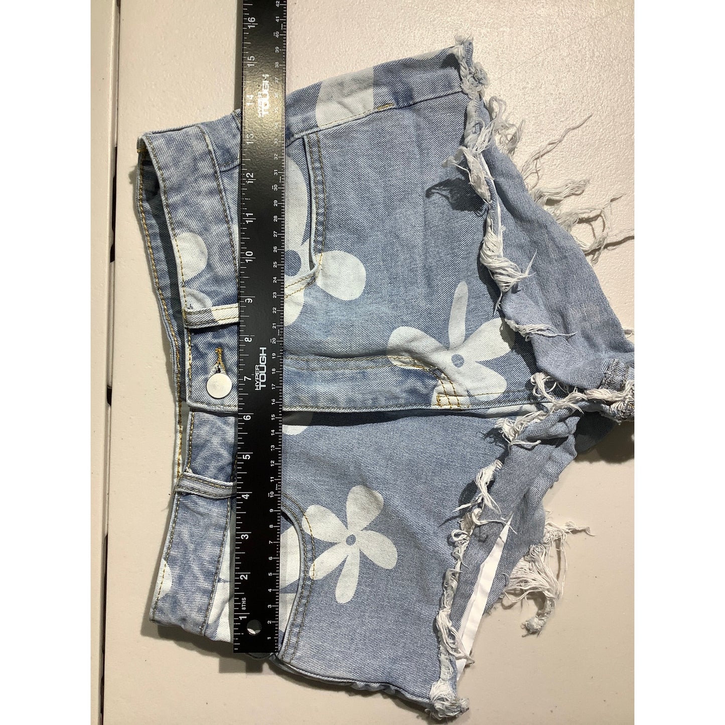 Shein Floral Print Raw Cut Denim Shorts Women’s Size XS — Y2K, Festival, Trendy