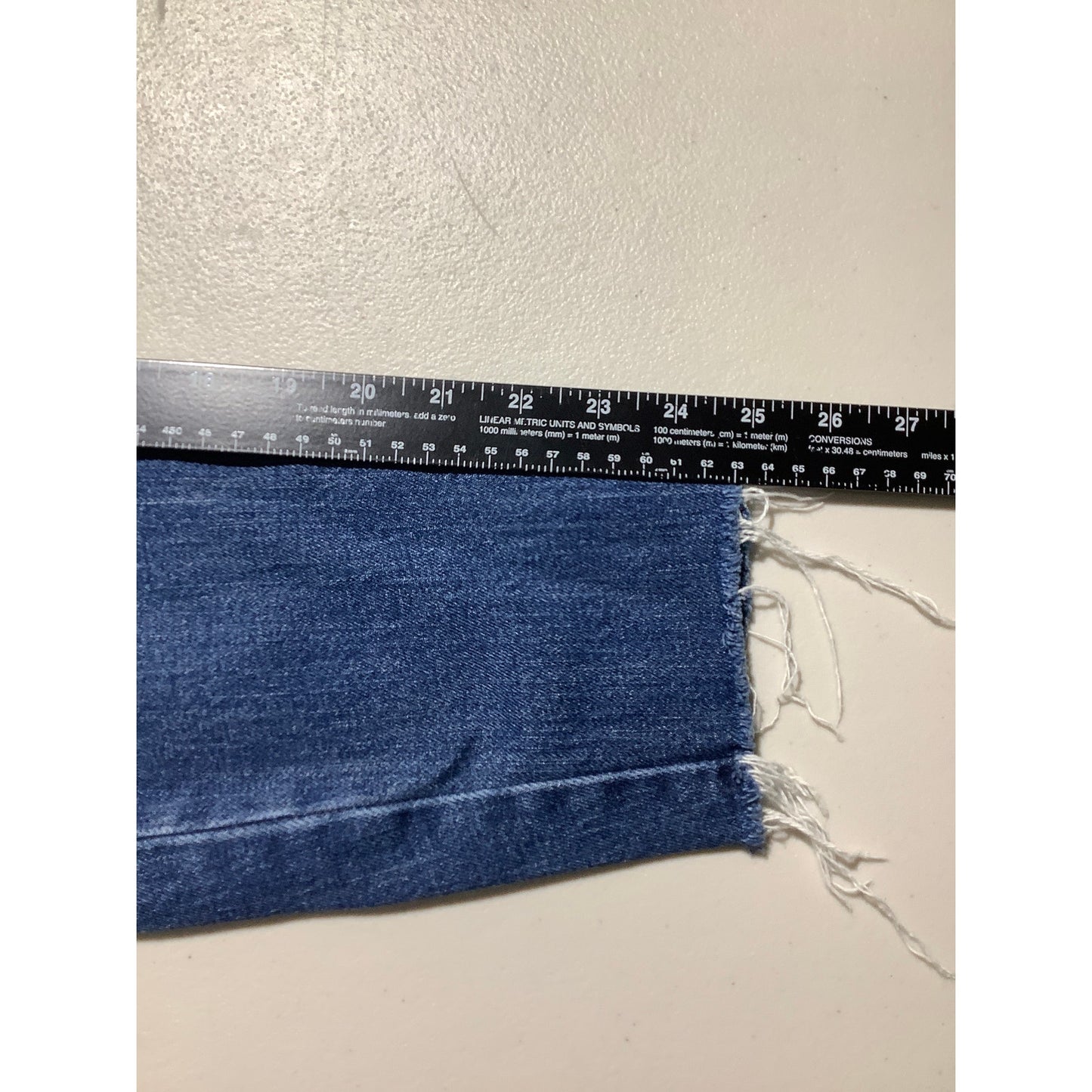 Old Navy High-Rise OG Straight Jeans Women's Size 2— Classic, Casual, Minimalist