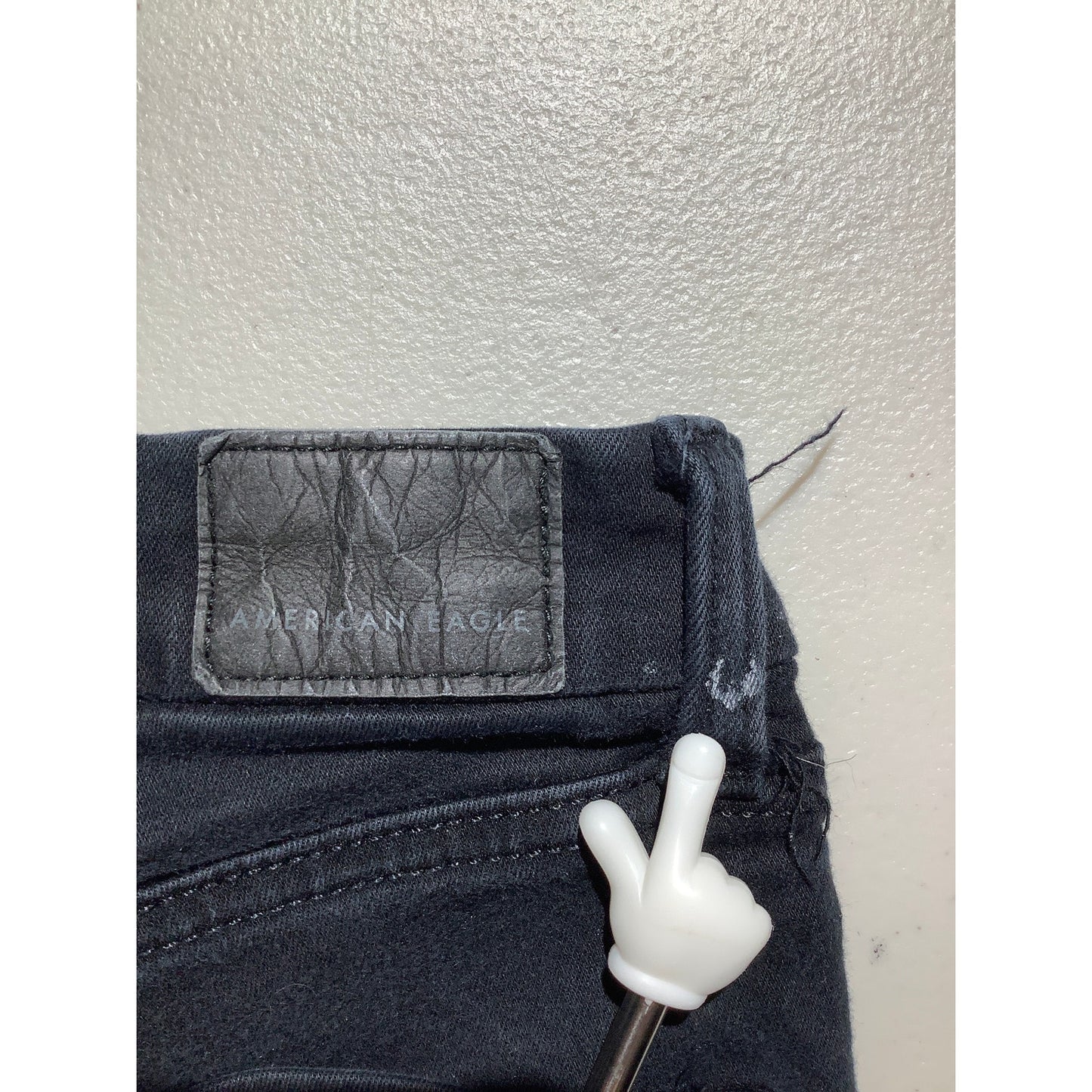 American Eagle Distressed Denim Shorts Women’s Size 6 — Hi-Rise, Raw Hem, Casual
