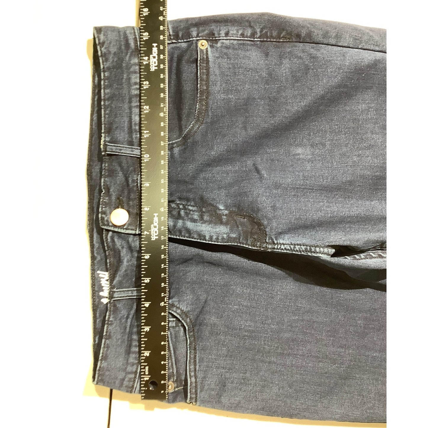 Mugsy Jeans Men’s Studio Blues Jeans Size 32W 30L — Stretch, Casual, Modern