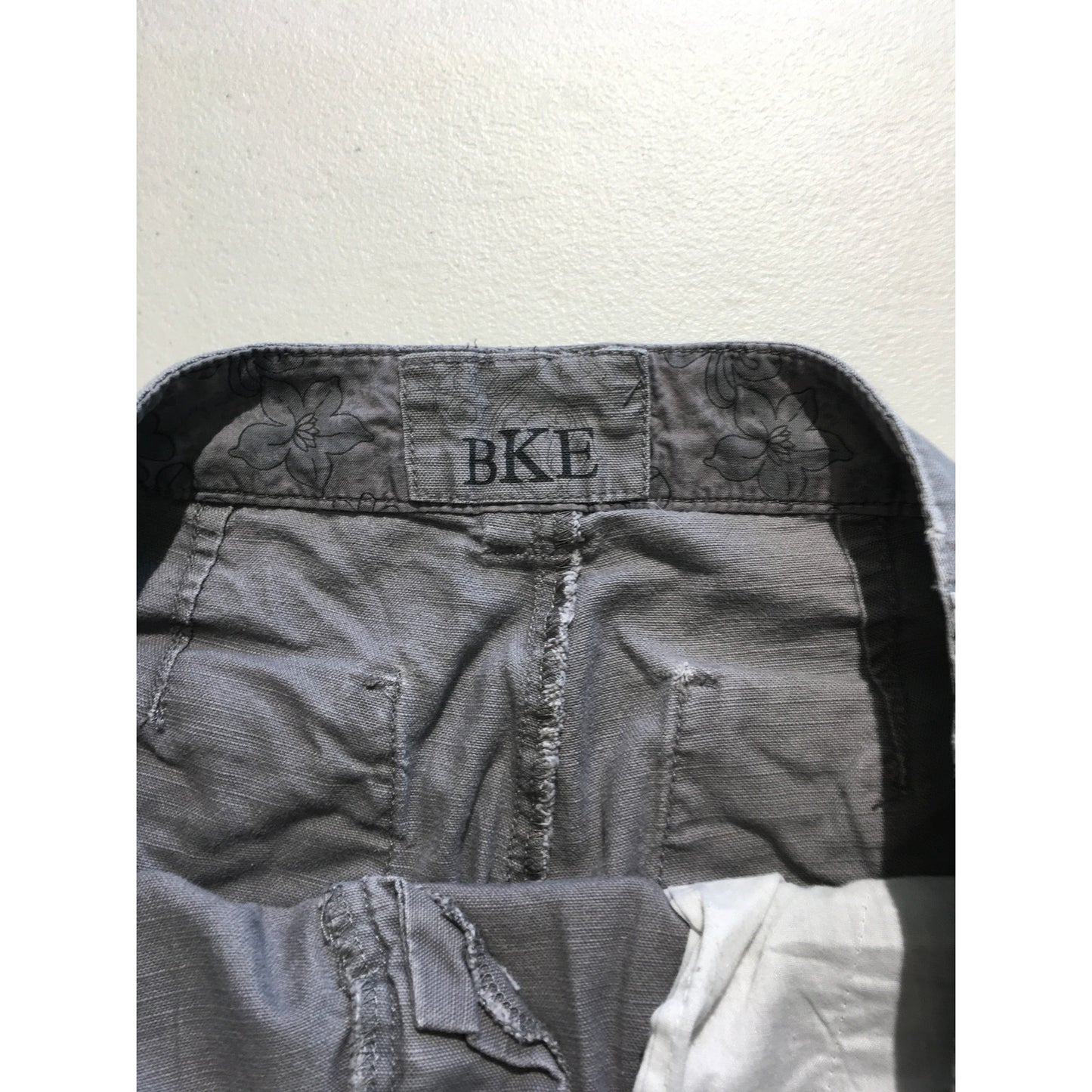 BKE Men's Gray Cargo Shorts Size 27 - Y2K, Streetwear, Utility