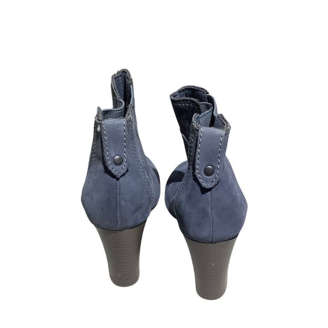 Clarks Blue Suede Ankle Boots Women’s Size 8.5M – Chic, Comfortable, Versatile