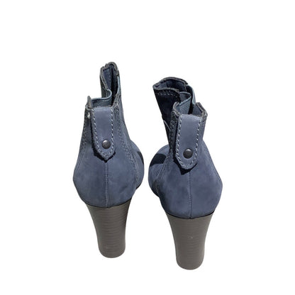 Clarks Blue Suede Ankle Boots Women’s Size 8.5M – Chic, Comfortable, Versatile