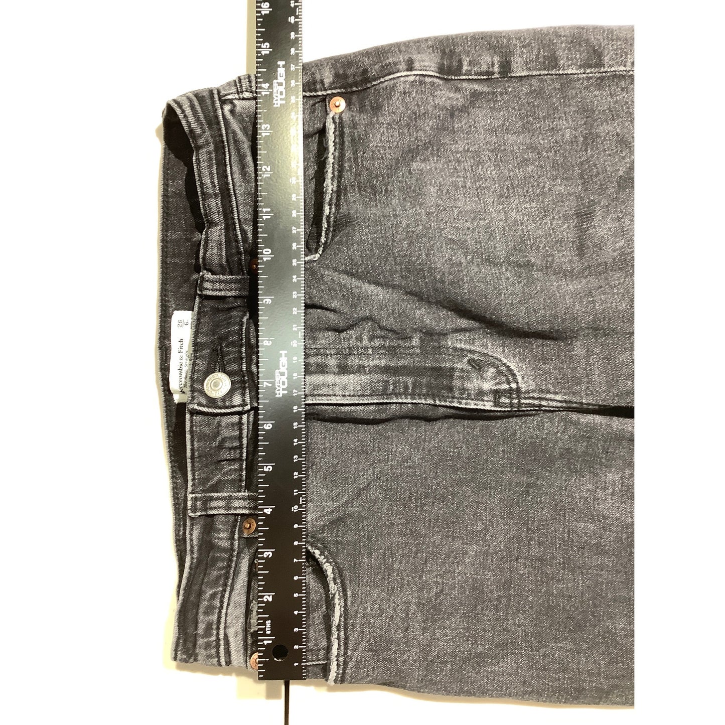 Abercrombie & Fitch Straight Jeans Women’s 28 / 6R High Rise, Distressed, Modern