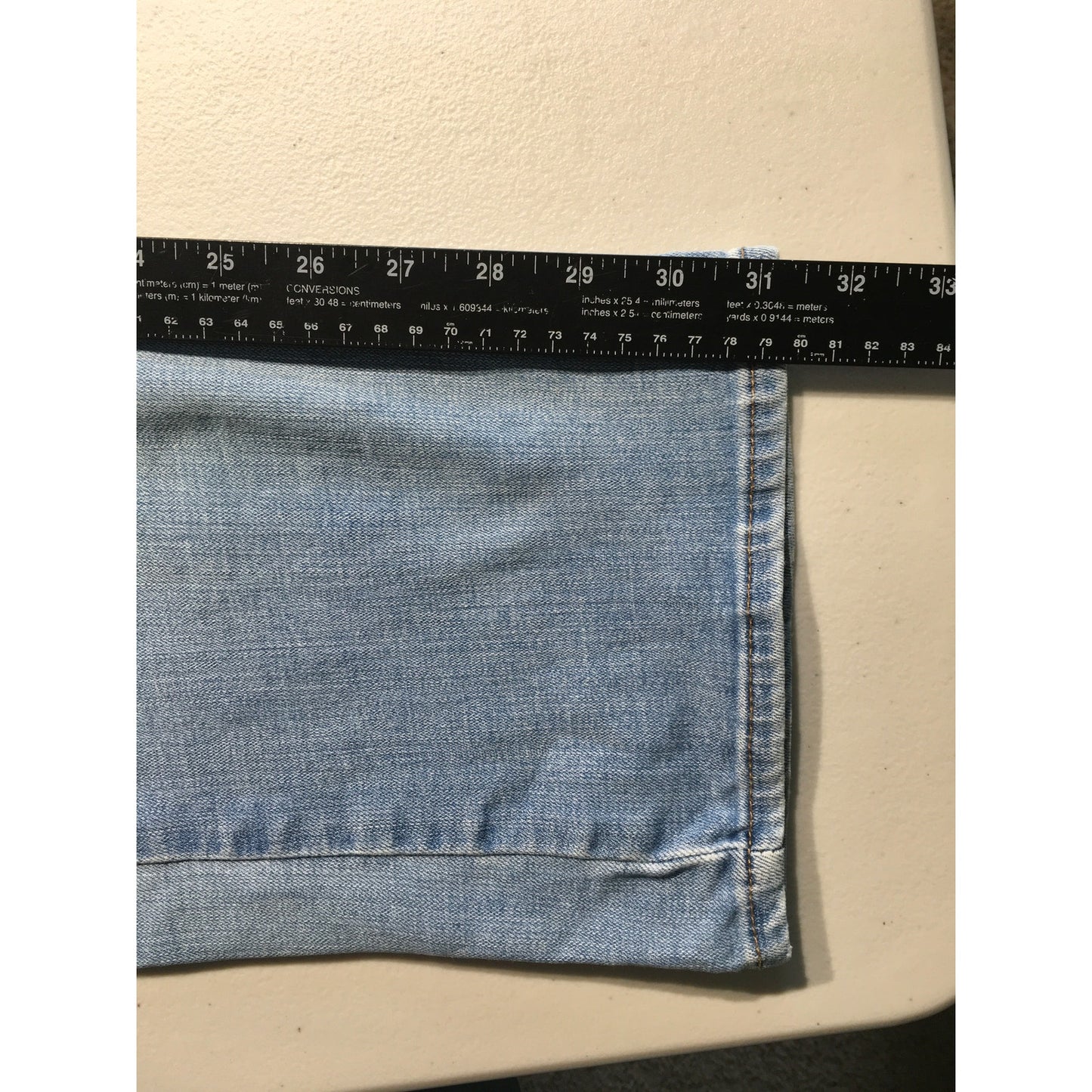 Levi’s Light Wash Classic Boot Jeans Size 8 - Vintage, Casual, Timeless