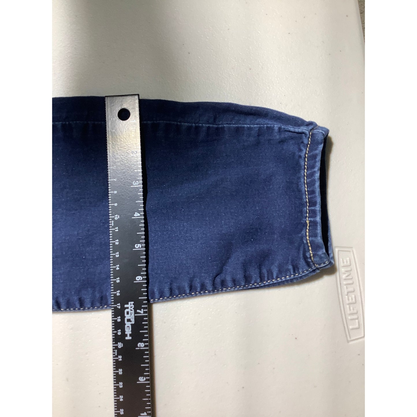 Levi’s Signature Skinny Jeans Men’s Size 31x32 — Casual, Modern, Slim