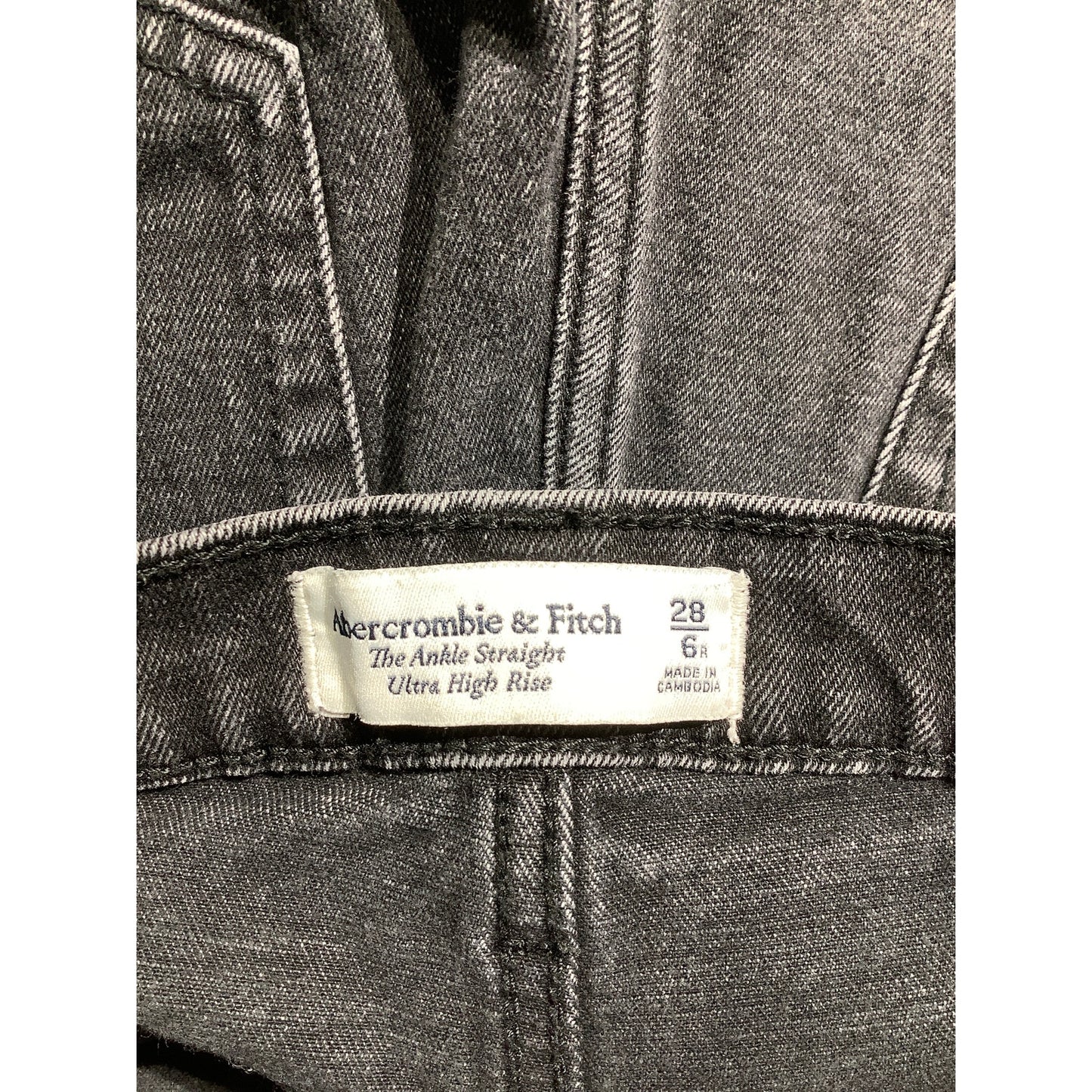 Abercrombie & Fitch Straight Jeans Women’s 28 / 6R High Rise, Distressed, Modern