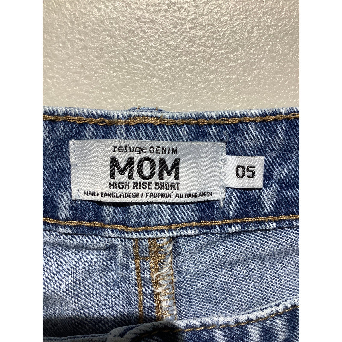 Refuge Denim Women's 5 Light Wash High Rise Distressed Frayed Cuff Shorts