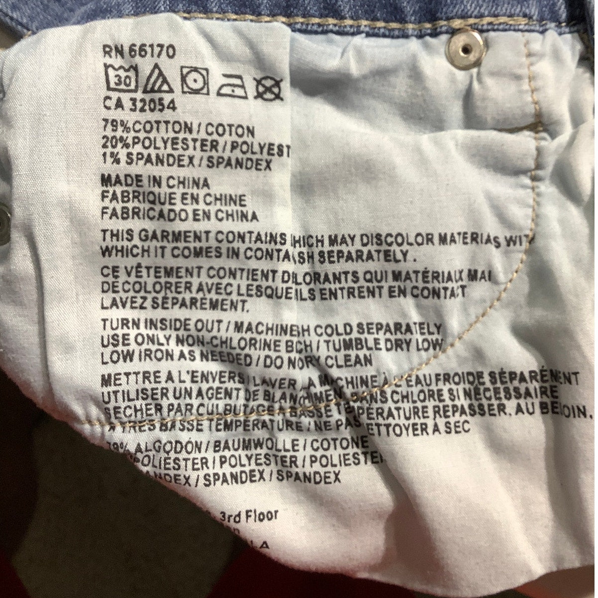 BDG Super High-Rise Twig Ankle Jeans Men’s Size 28W 29L –Slim, Modern, Versatile