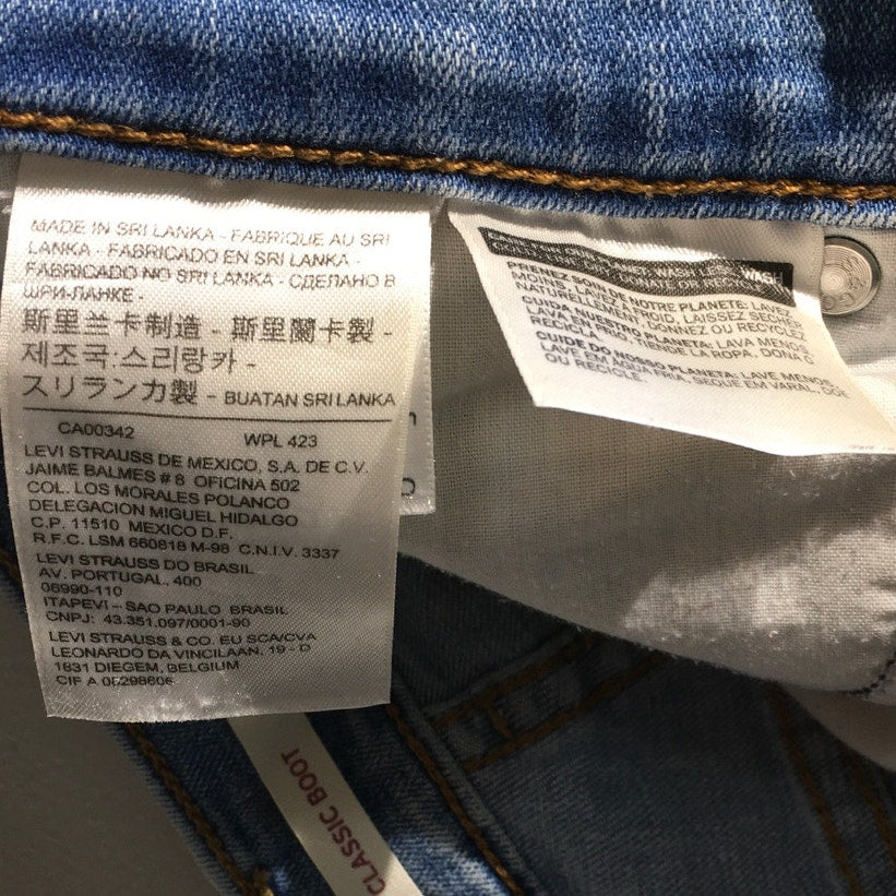 Levi’s Light Wash Classic Boot Jeans Size 8 - Vintage, Casual, Timeless