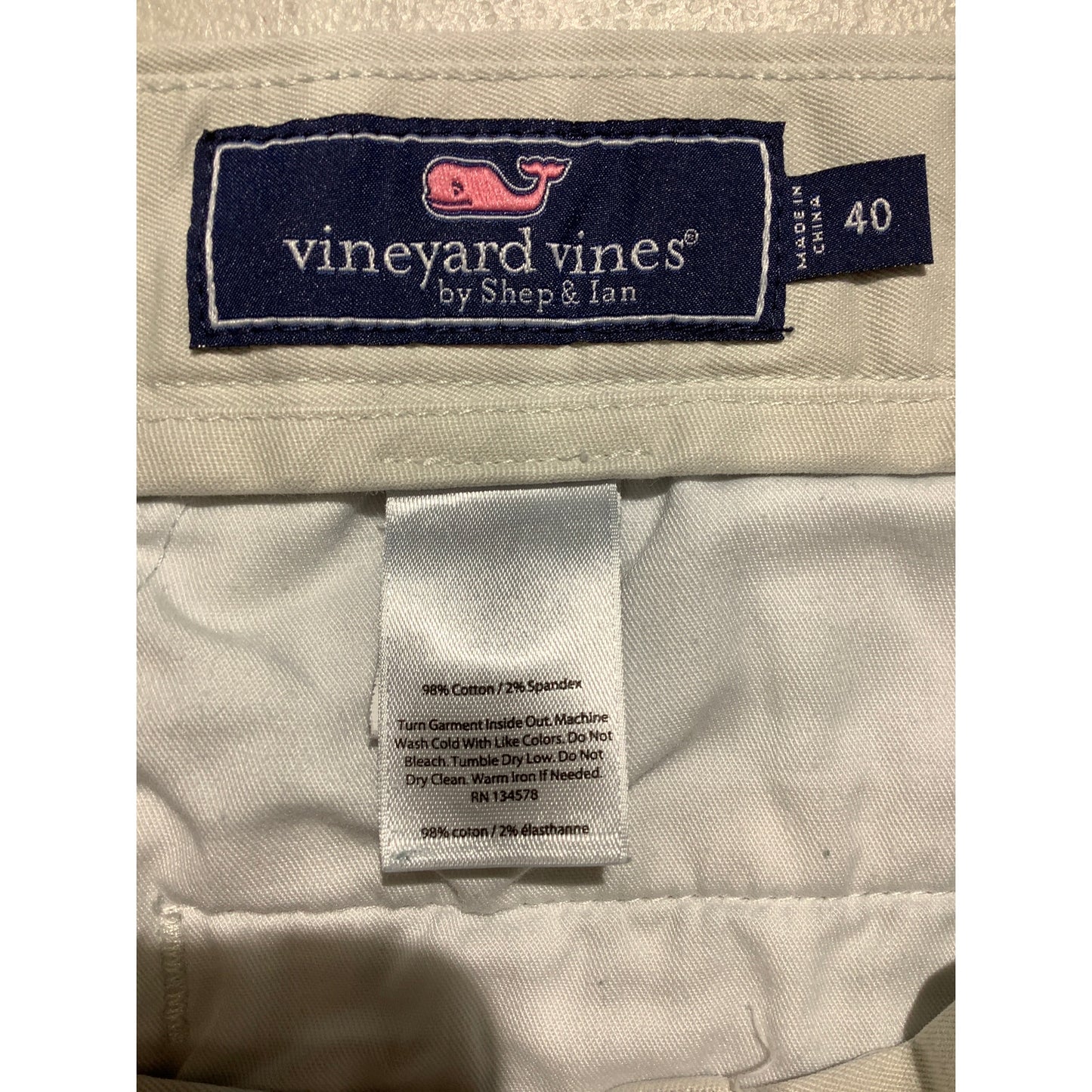Vineyard Vines Light Khaki Chino Shorts Men’s Size 40 — Classic, Casual, Preppy