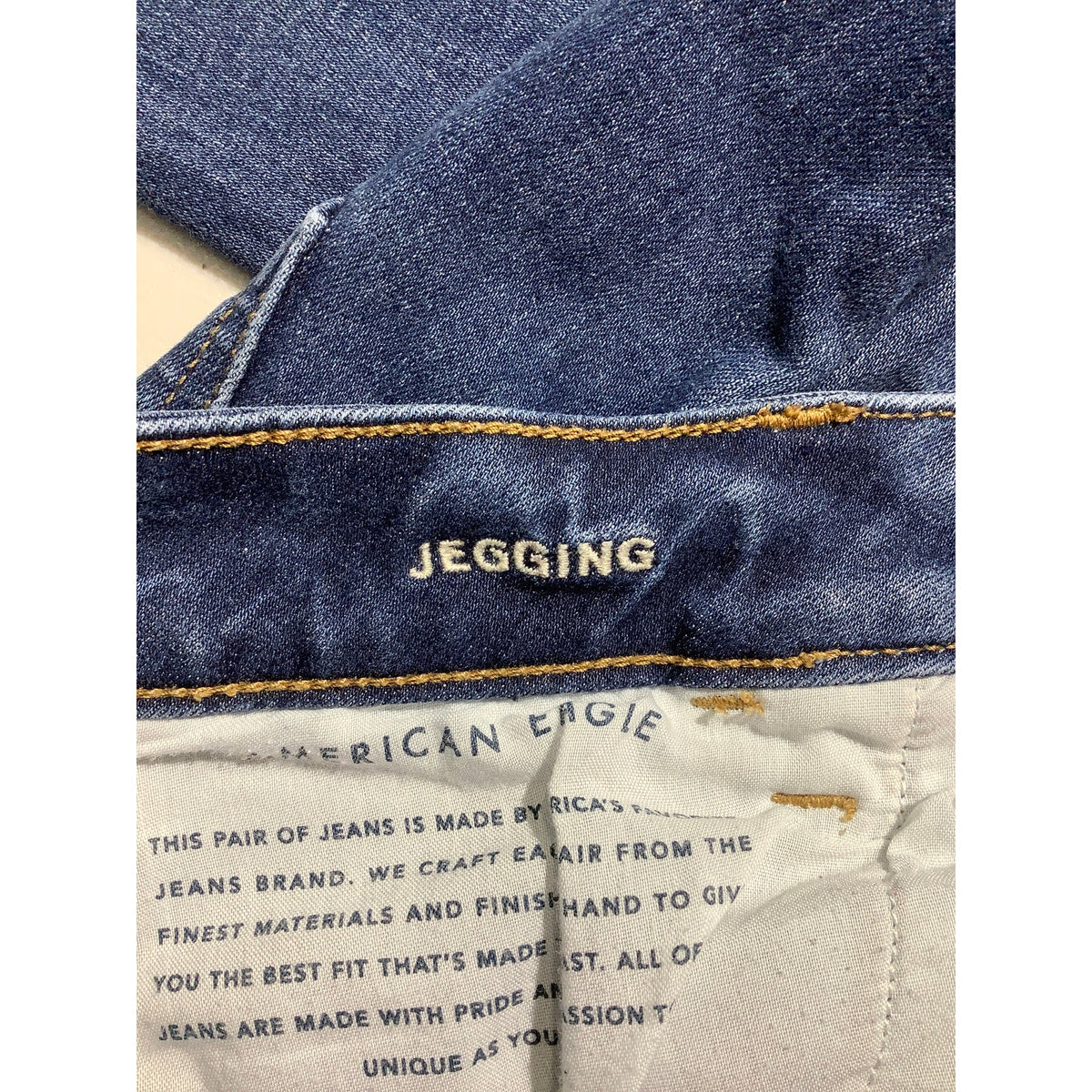 American Eagle Women's 6 Short Dark Blue Jegging Stretch Jeans