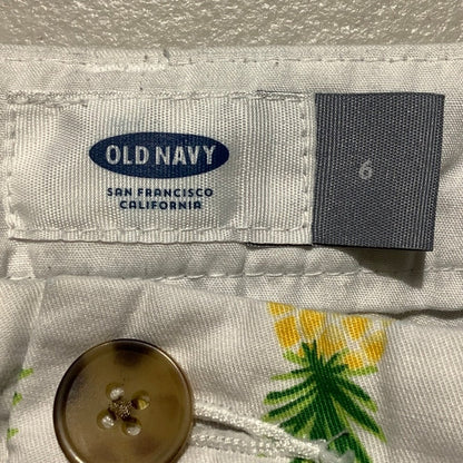 Old Navy Chino Shorts Women's Size 6 Pineapple Print — Tropical, Summer, Casual