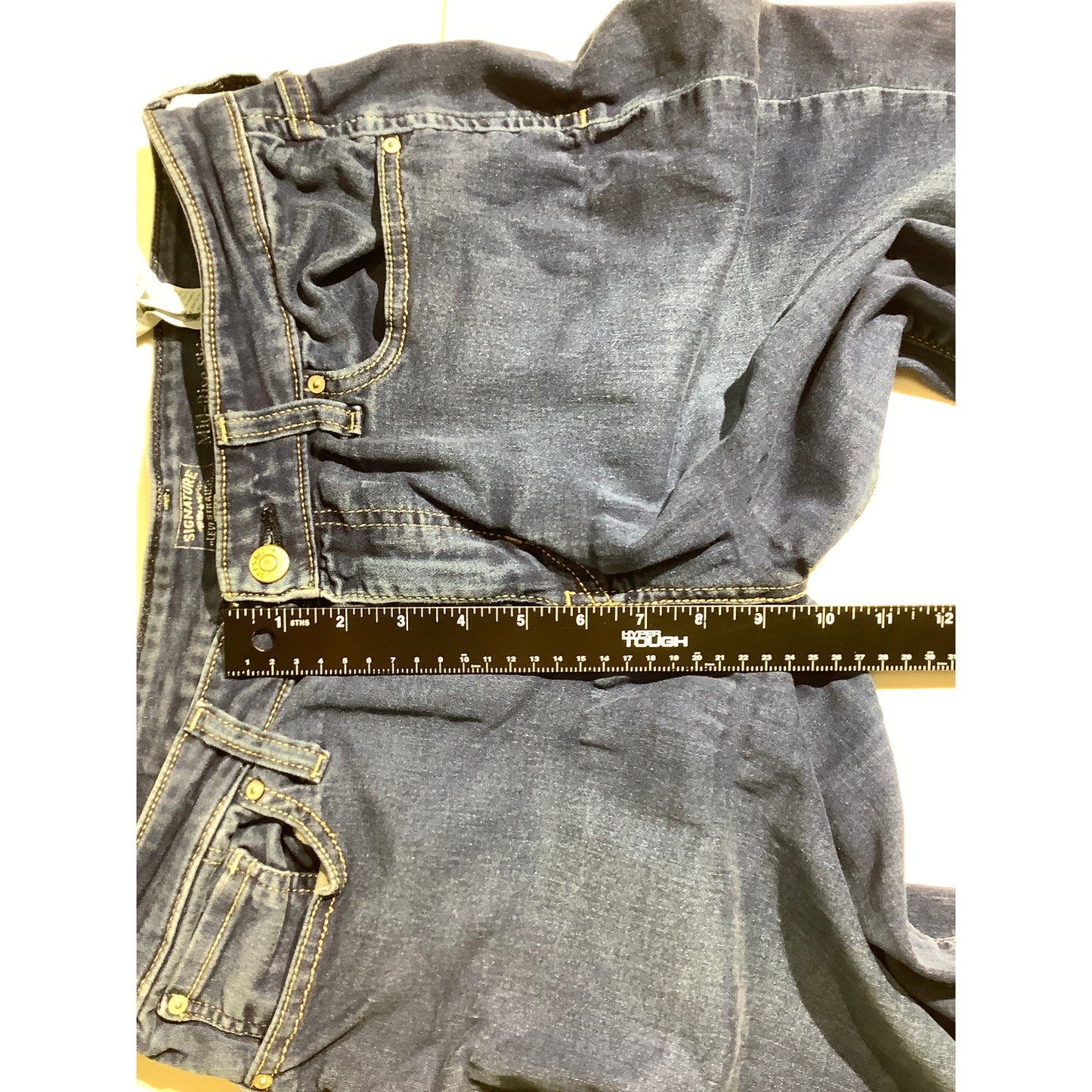 Levi’s Signature Skinny Jeans Men’s Size 31x32 — Casual, Modern, Slim