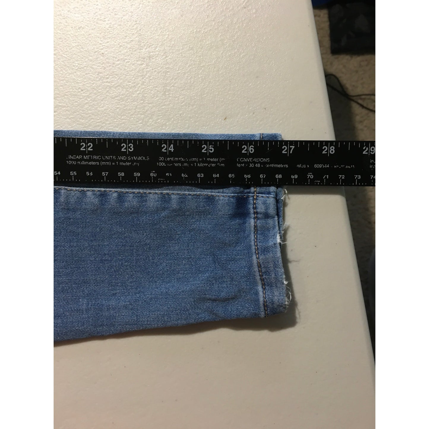 Garage Light Wash Mid-Rise Jeans Size 00 - Casual, Minimalist, Soft