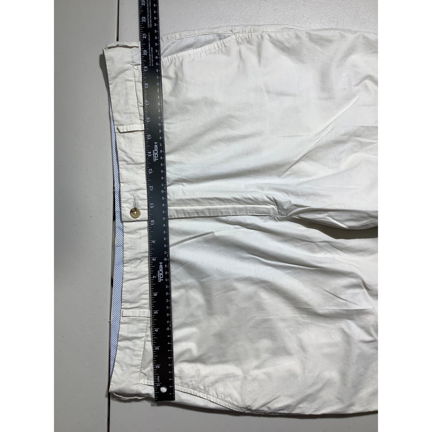 Peter Millar Ivory Lightweight Shorts Men’s Size 40 — Golf, Casual, Classic